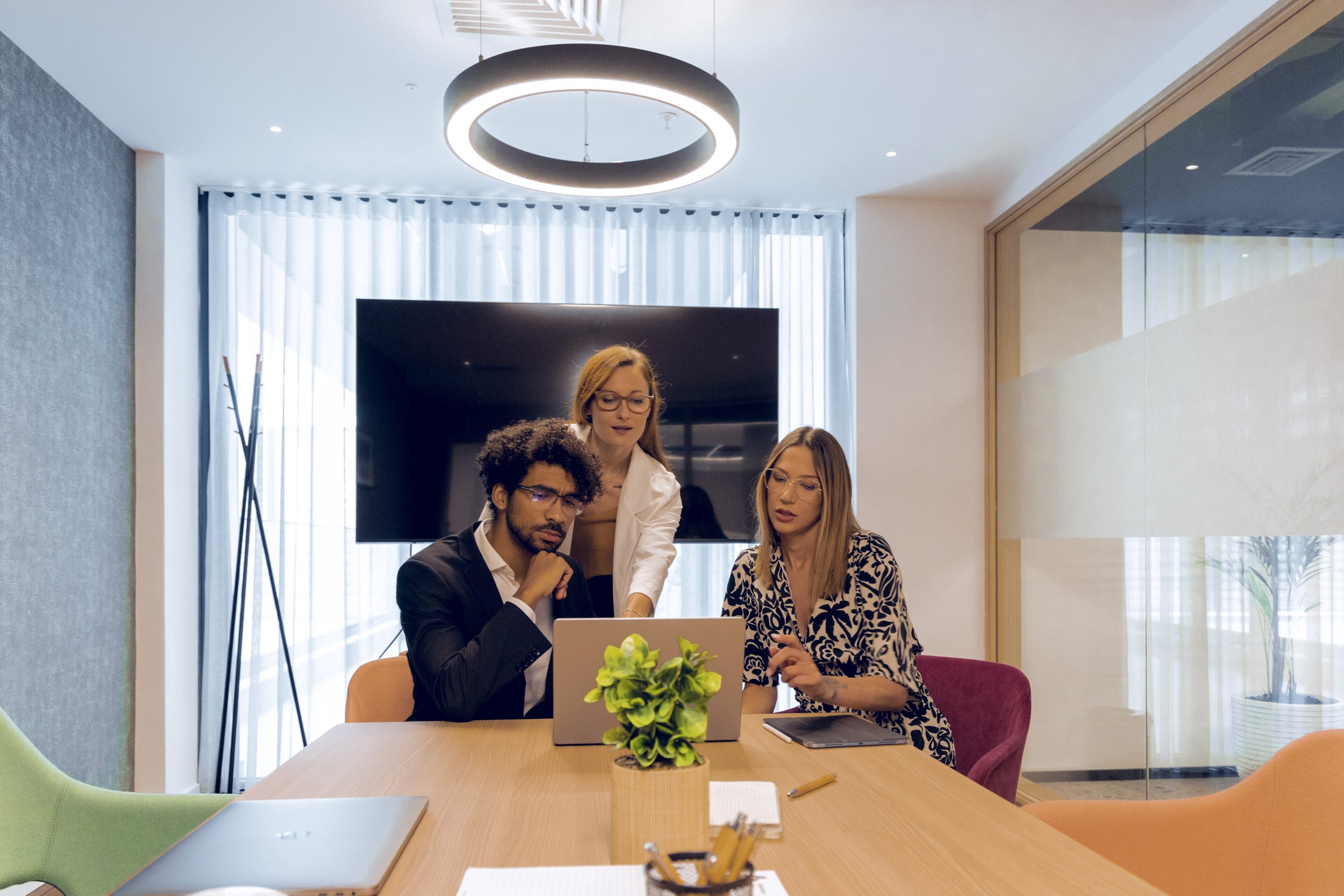 Conference Room Facilities: 6 Features You Need to Know About