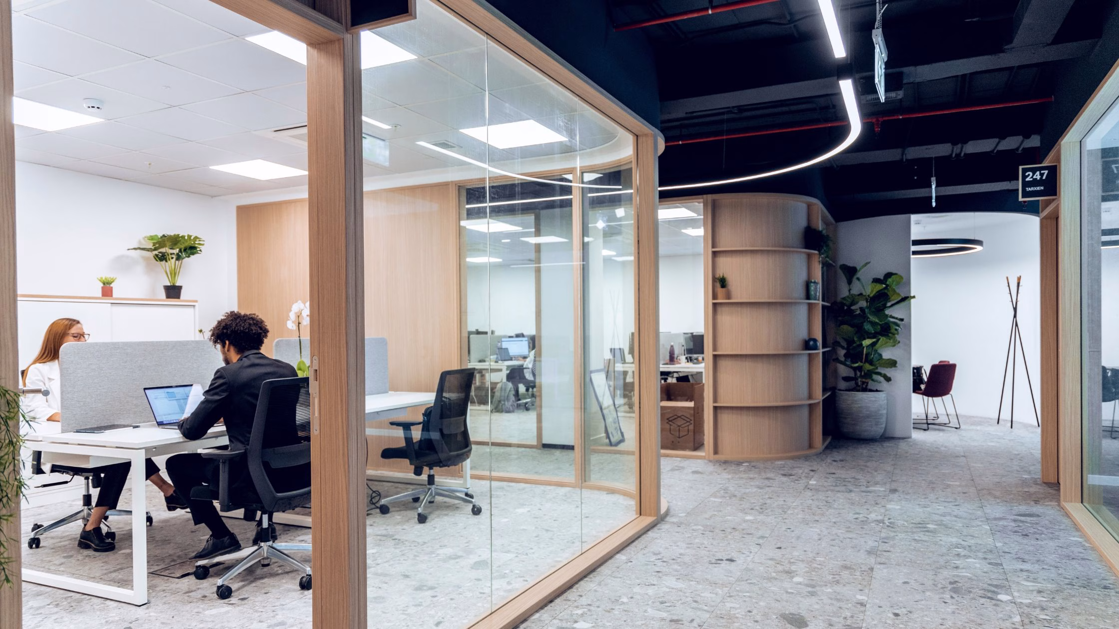 4 Reasons to Rent a Fully-Furnished Office at Avenue 77